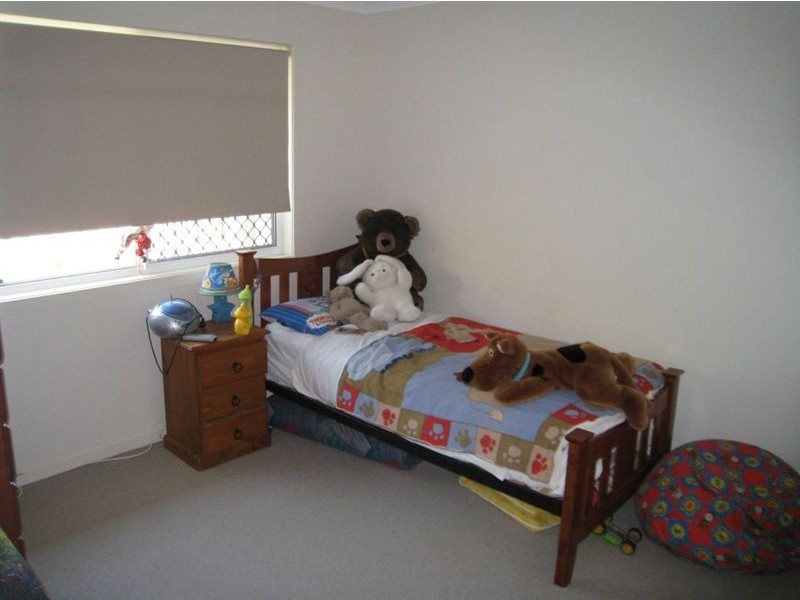 11 Shannonbrook Grove, Pacific Pines QLD 4211