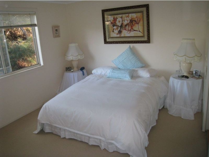 8 Pacific Pines Bvd, Pacific Pines QLD 4211