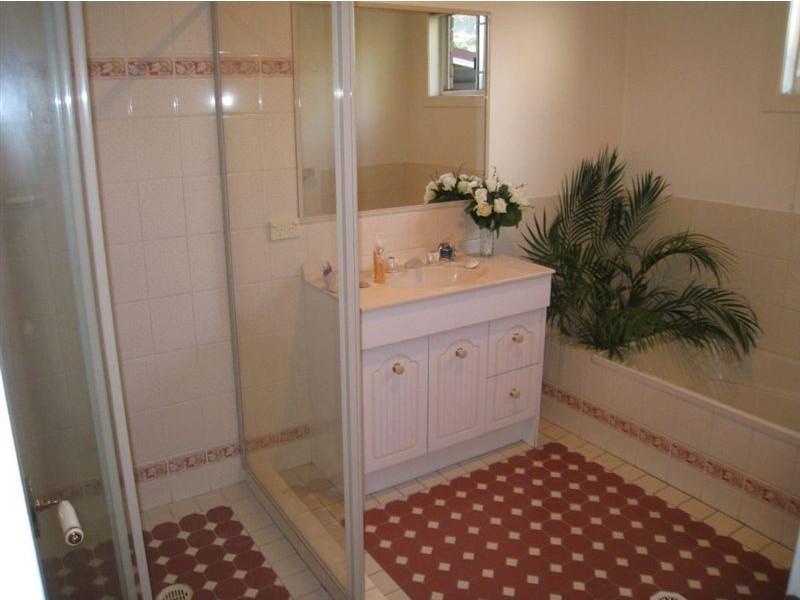 8 Pacific Pines Bvd, Pacific Pines QLD 4211