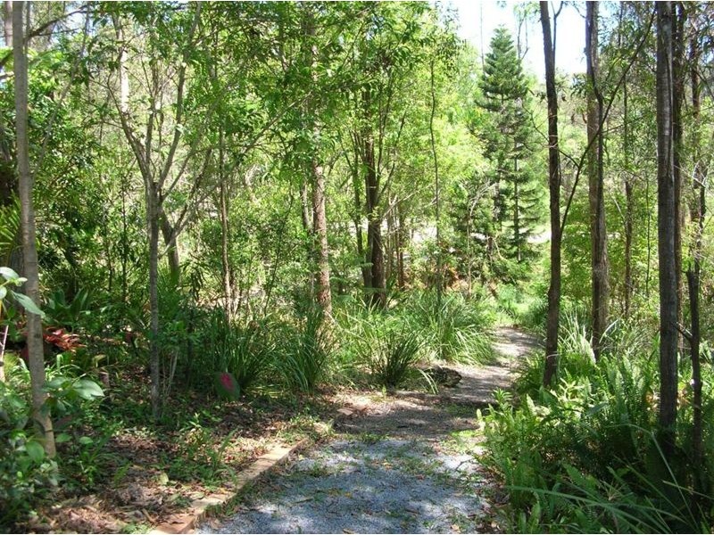33 Strawberry Road, Mudgeeraba QLD 4213