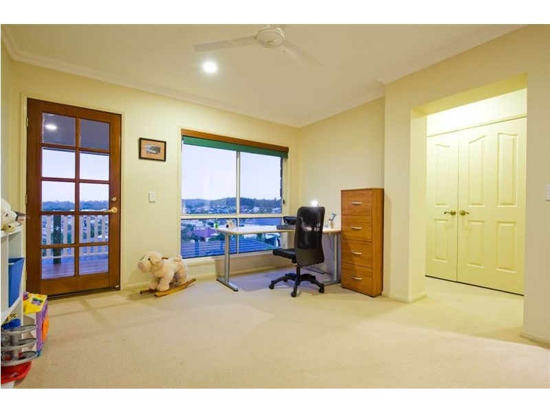 18 Penrhyn Street, Pacific Pines QLD 4211