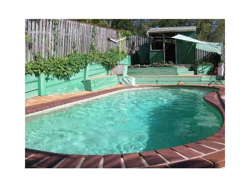 2 Clipperton Chase, Pacific Pines QLD 4211