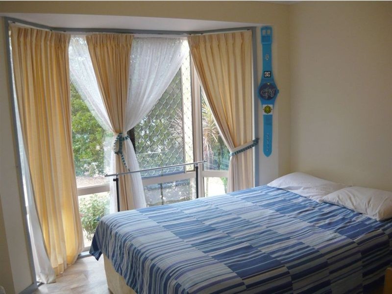 2 Clipperton Chase, Pacific Pines QLD 4211