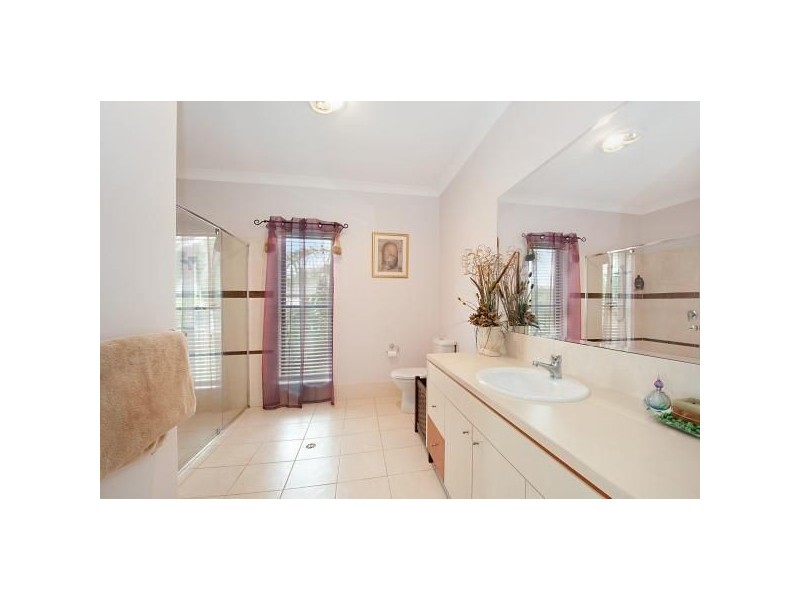 24 Yaldara Street, Pacific Pines QLD 4211