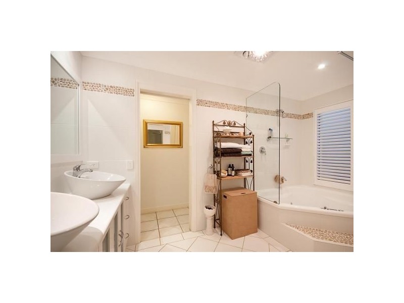 4 Katoomba Court, Helensvale QLD 4212