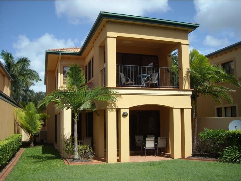 3217 Palladian Drive, Hope Island QLD 4212