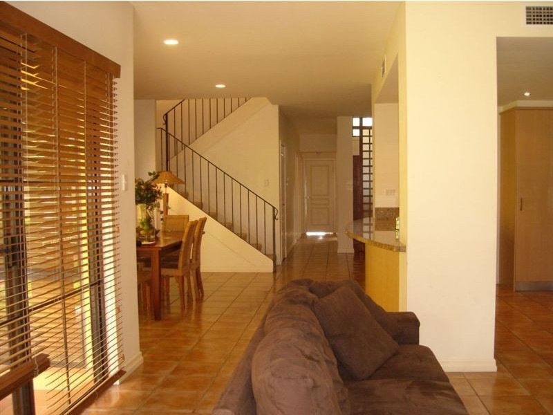 3217 Palladian Drive, Hope Island QLD 4212