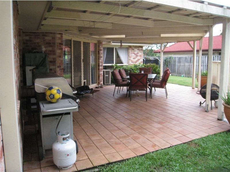 14 Kolonia Street, Pacific Pines QLD 4211