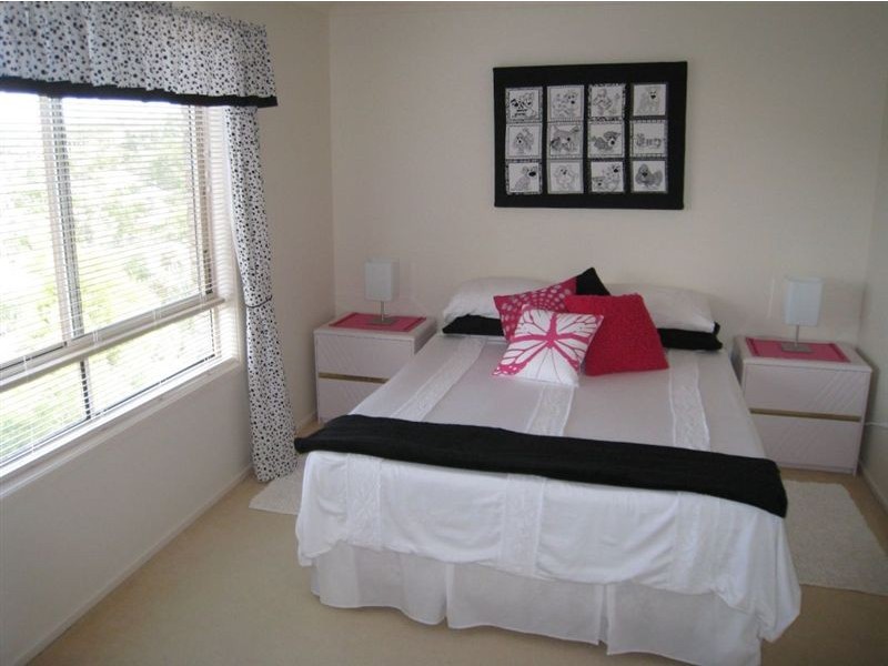 24 Corai Close, Pacific Pines QLD 4211