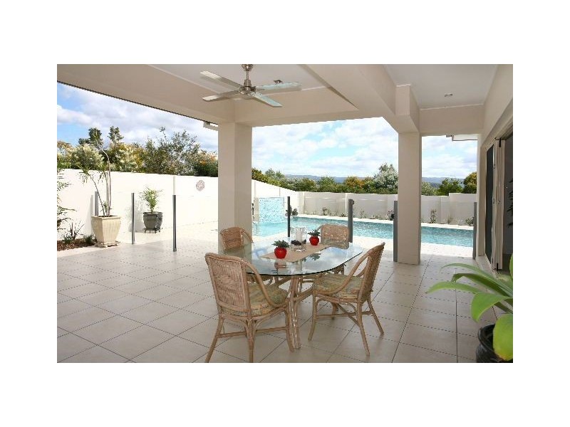 1 Zenith Crescent, Pacific Pines QLD 4211
