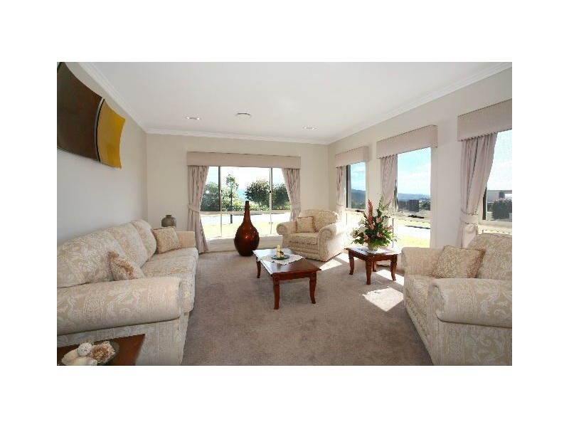 1 Zenith Crescent, Pacific Pines QLD 4211