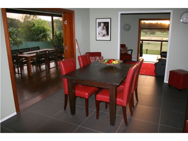 21 Edgeworth Place, Helensvale QLD 4212