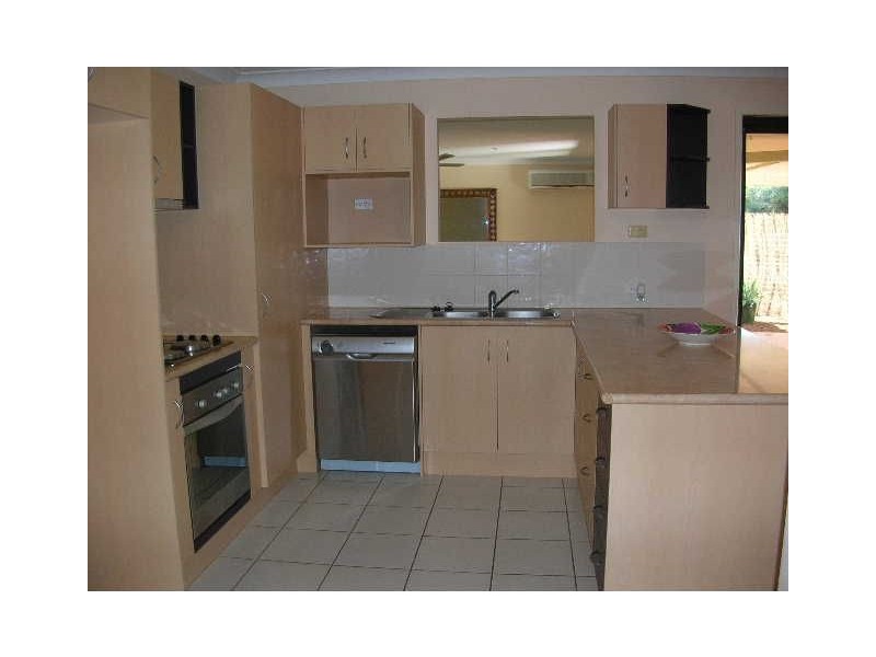 12 Wolvi Place, Helensvale QLD 4212