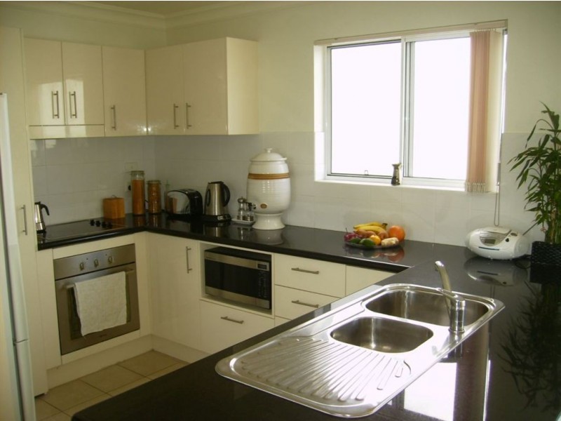 8/97 Muir Street, Labrador QLD 4215