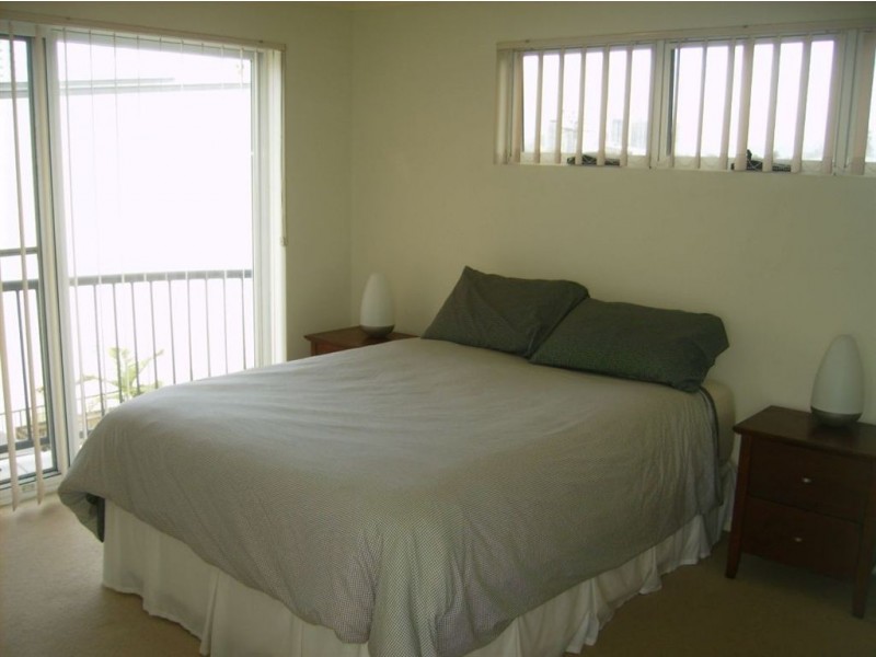 8/97 Muir Street, Labrador QLD 4215