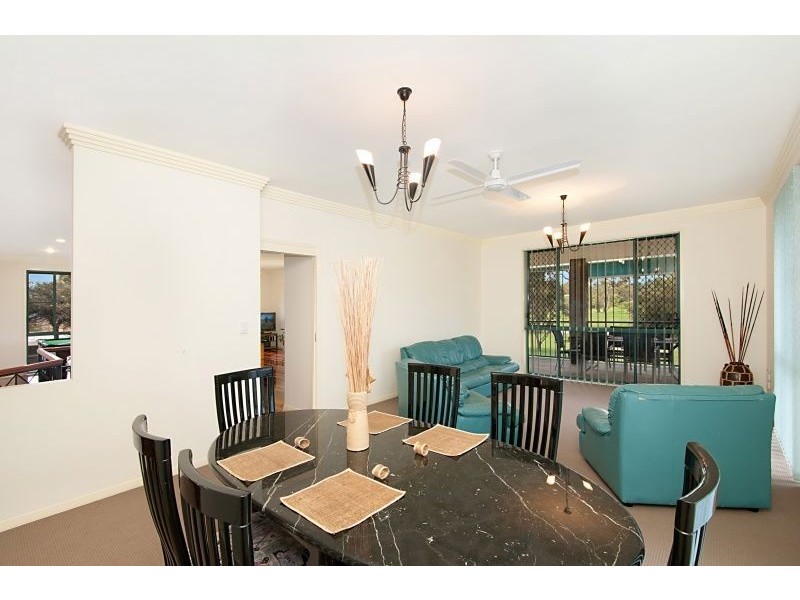 27 Edgeworth Place, Helensvale QLD 4212
