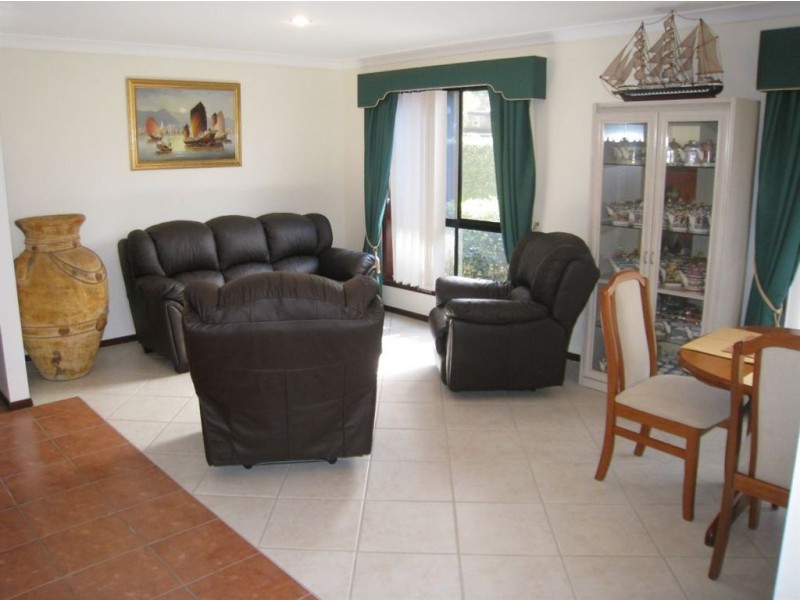 17 Urangan Court, Helensvale QLD 4212