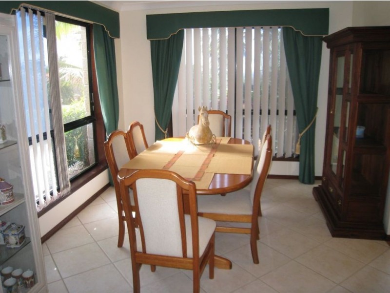 17 Urangan Court, Helensvale QLD 4212