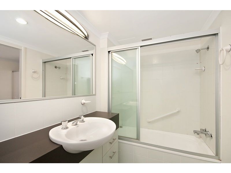 128/62 Marine Parade, Coolangatta QLD 4225