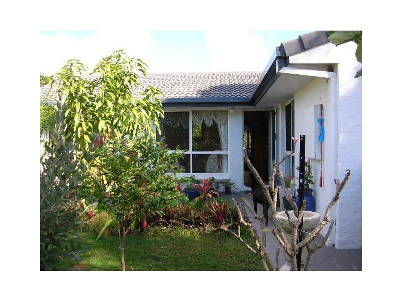 2/2 Hollywood Place, Oxenford QLD 4210