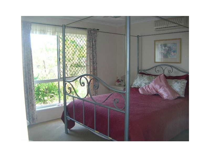 2/2 Hollywood Place, Oxenford QLD 4210