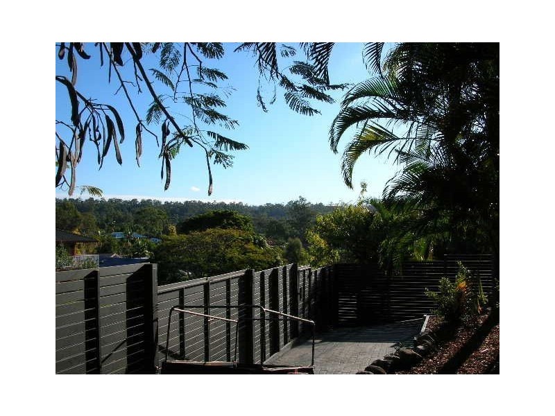 5 Stretton Drive, Helensvale QLD 4212
