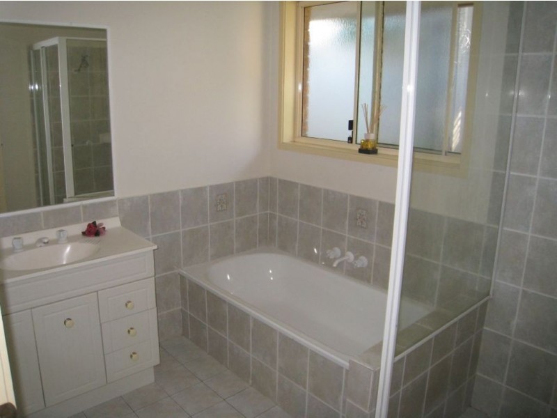 151 Mildura Drive, Helensvale QLD 4212