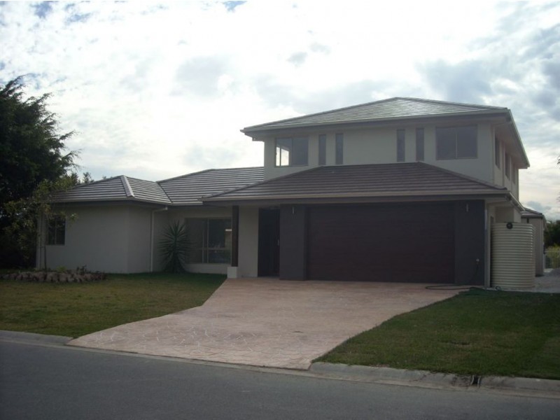 39 Calmwater Crescent, Helensvale QLD 4212