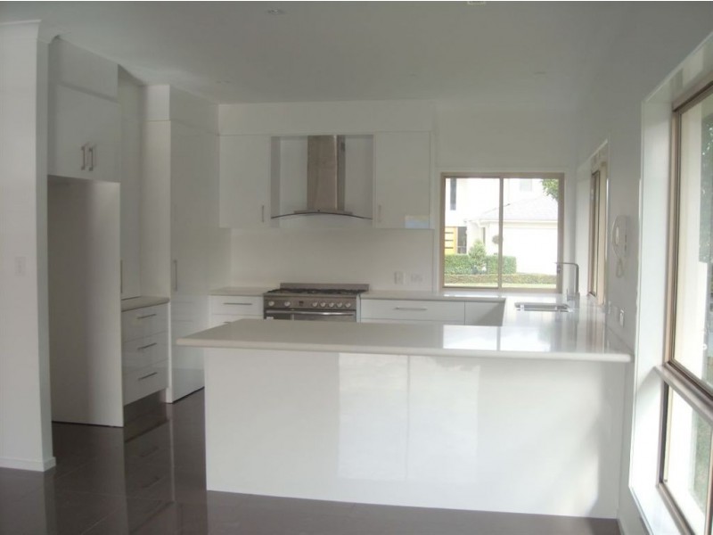 39 Calmwater Crescent, Helensvale QLD 4212