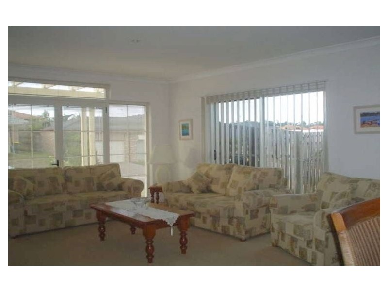 23 Sheffield Circuit, Pacific Pines QLD 4211