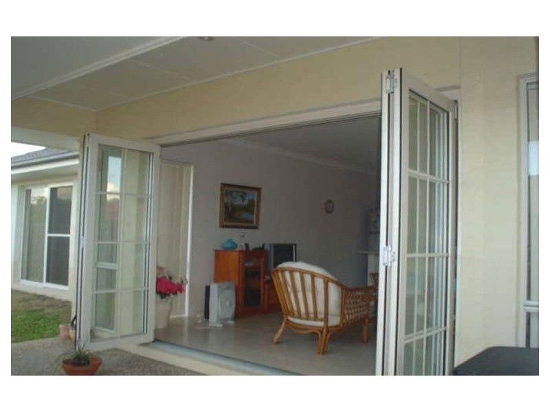 23 Sheffield Circuit, Pacific Pines QLD 4211