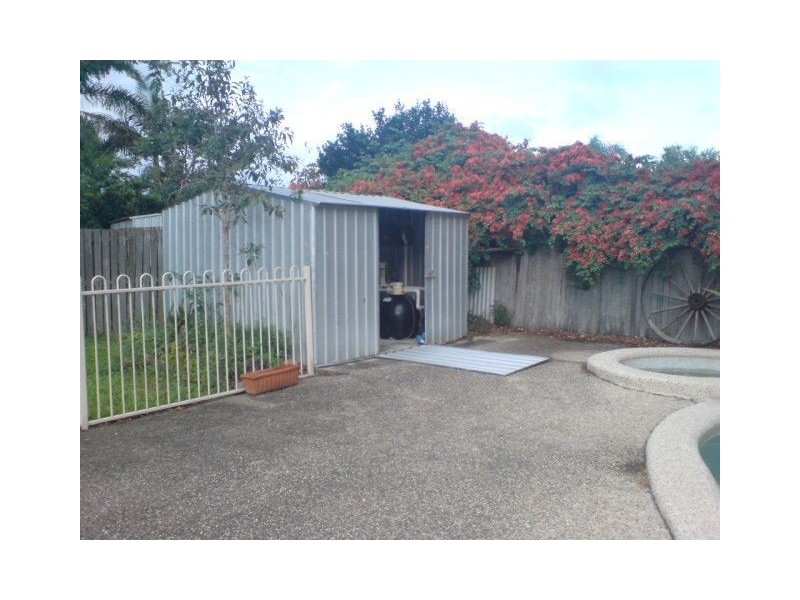 9 Minden Crescent, Helensvale QLD 4212
