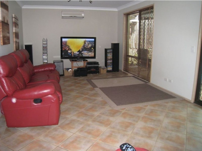 11 Mullewa Crescent, Helensvale QLD 4212