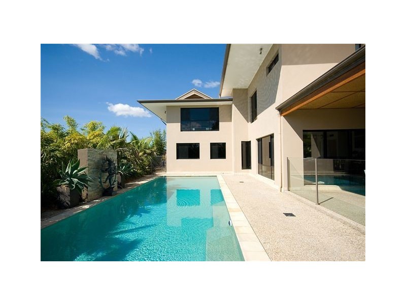 4 Hillary Circuit, Pacific Pines QLD 4211