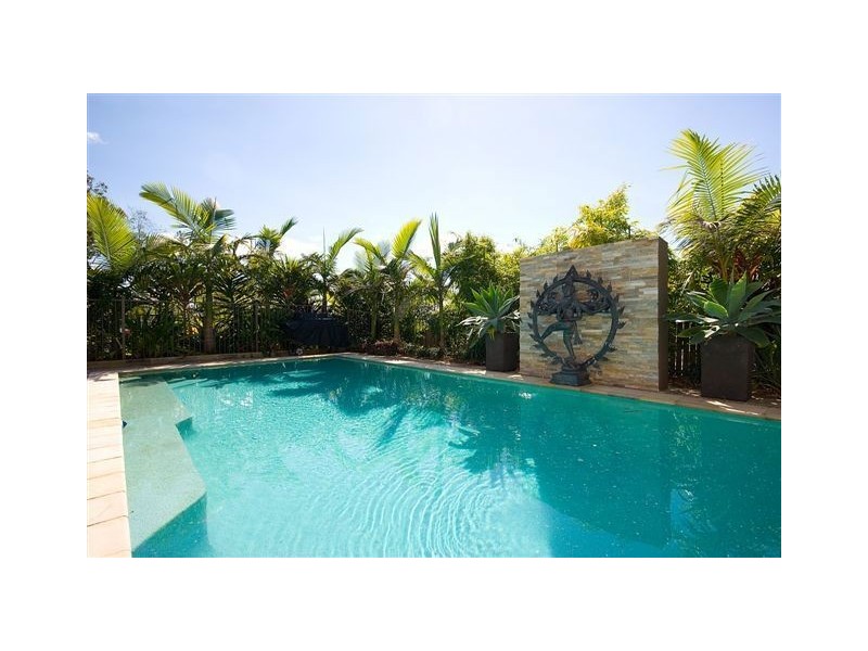 4 Hillary Circuit, Pacific Pines QLD 4211