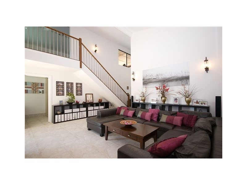 4 Hillary Circuit, Pacific Pines QLD 4211