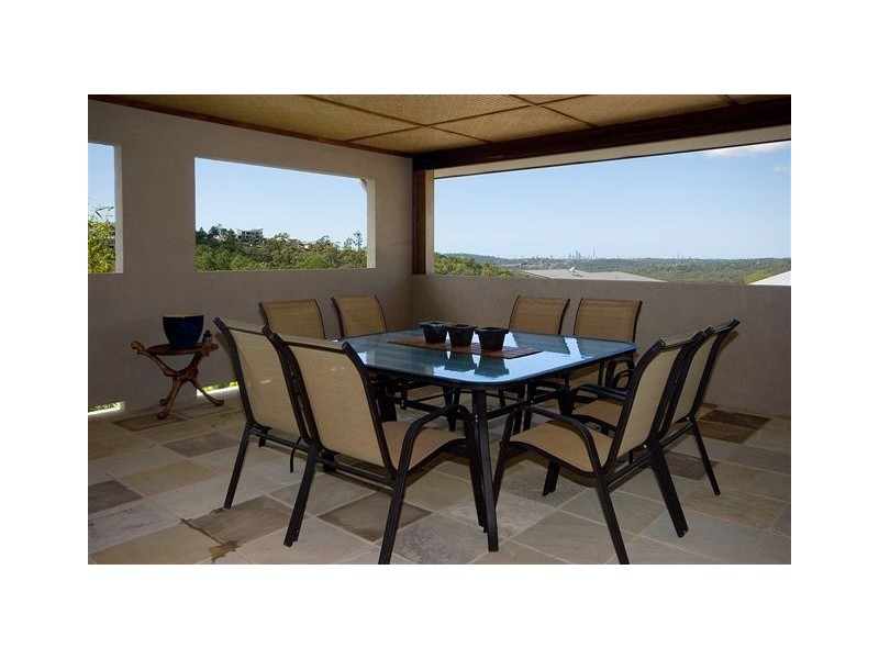 4 Hillary Circuit, Pacific Pines QLD 4211