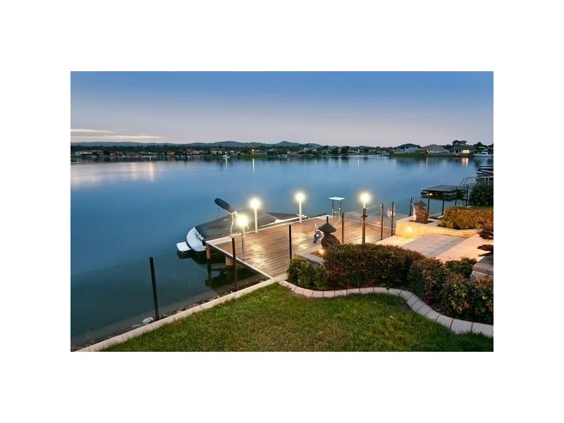 10 Eastbank Terrace, Monterey Keys QLD 4212