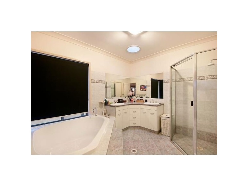 10 Eastbank Terrace, Monterey Keys QLD 4212