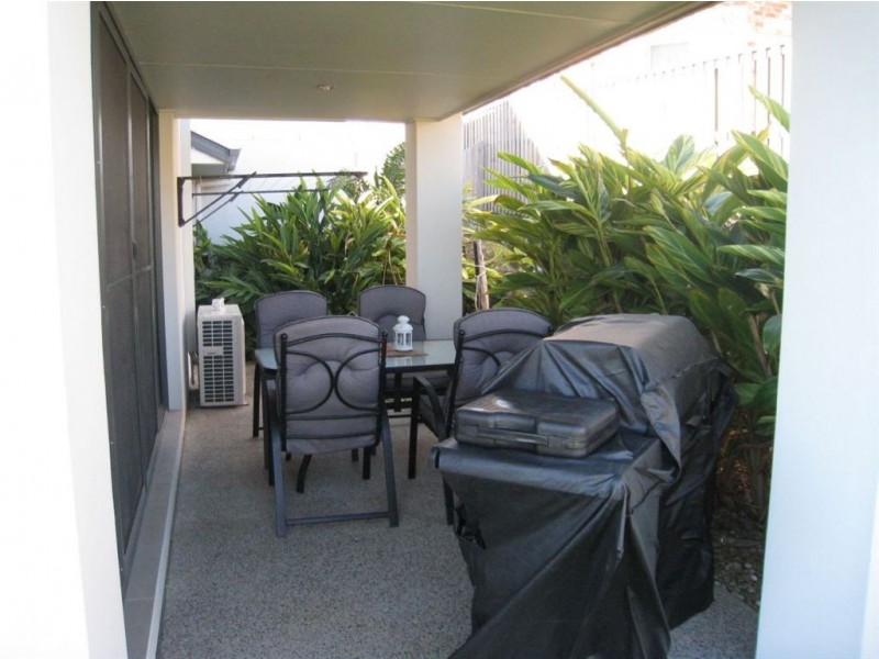 1/1 Brunswick Street, Pacific Pines QLD 4211