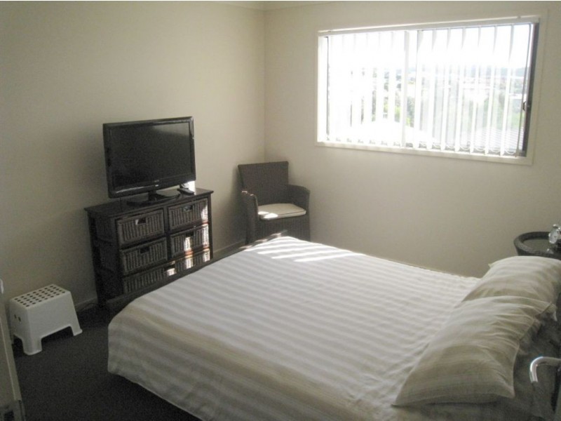 1/1 Brunswick Street, Pacific Pines QLD 4211