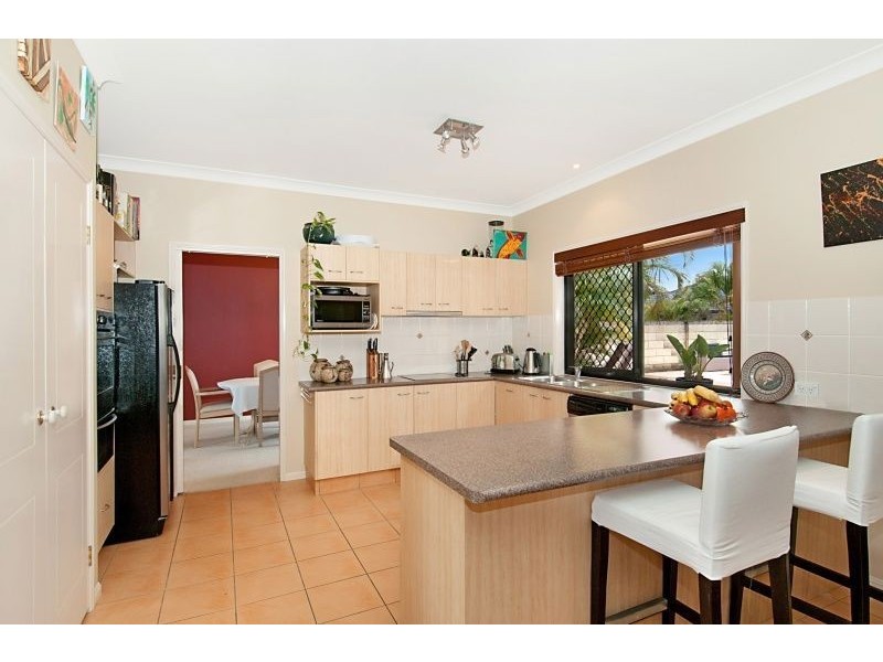8 Dallow Crescent, Monterey Keys QLD 4212