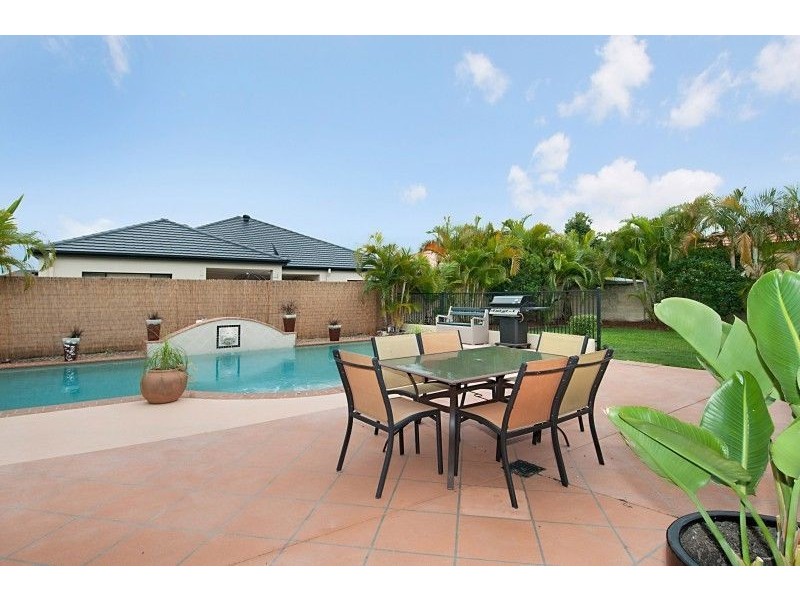 8 Dallow Crescent, Monterey Keys QLD 4212