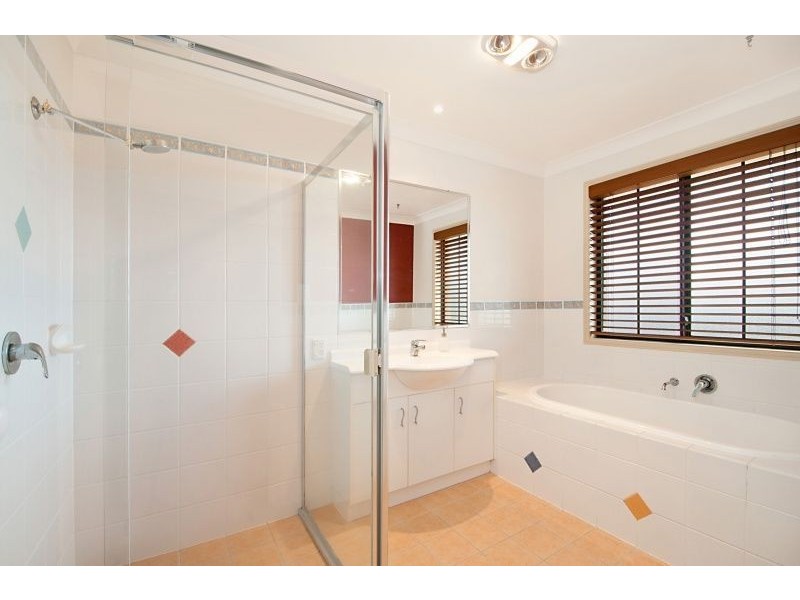 8 Dallow Crescent, Monterey Keys QLD 4212