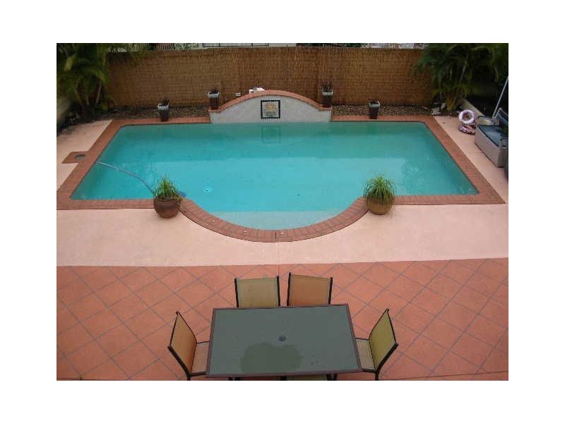 8 Dallow Crescent, Monterey Keys QLD 4212