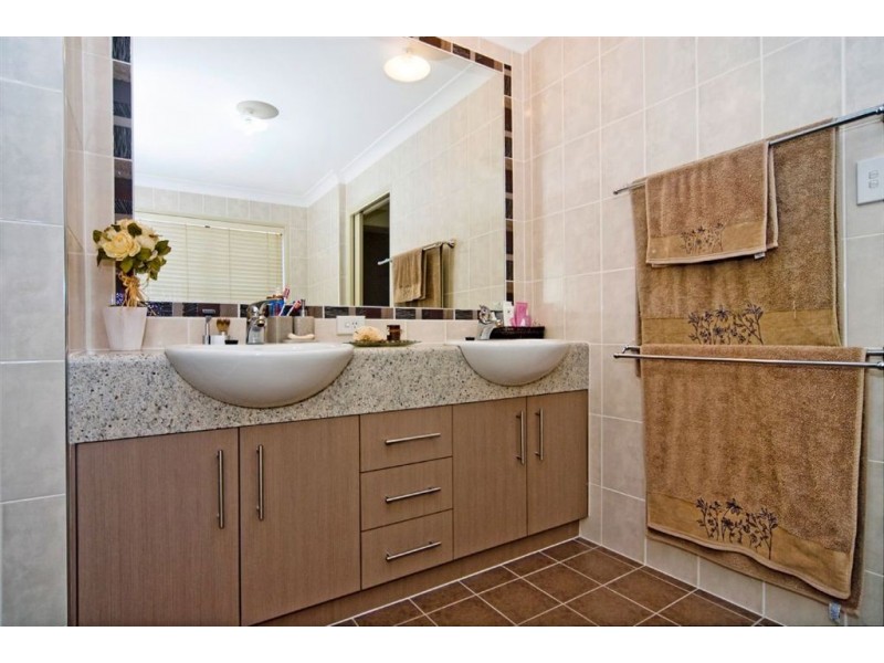 25 River Links Bvd East, Helensvale QLD 4212