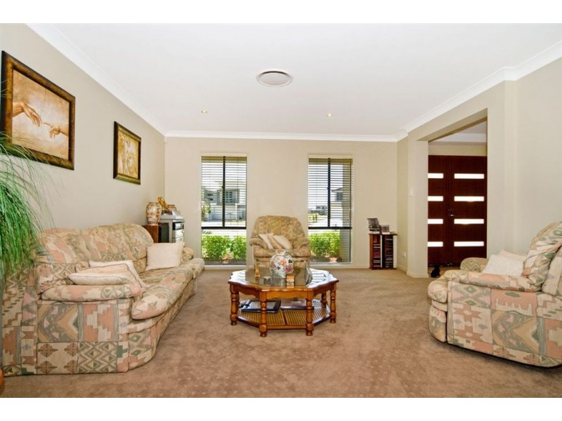 25 River Links Bvd East, Helensvale QLD 4212