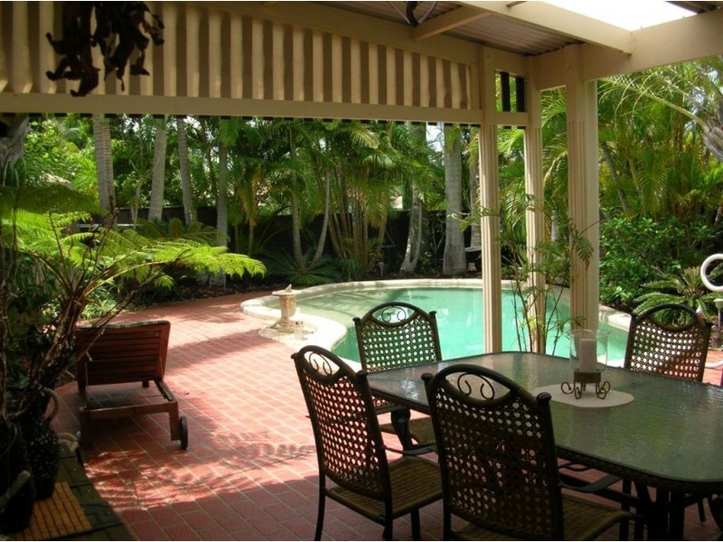 2 Ballarat Ct, Tallai QLD 4213