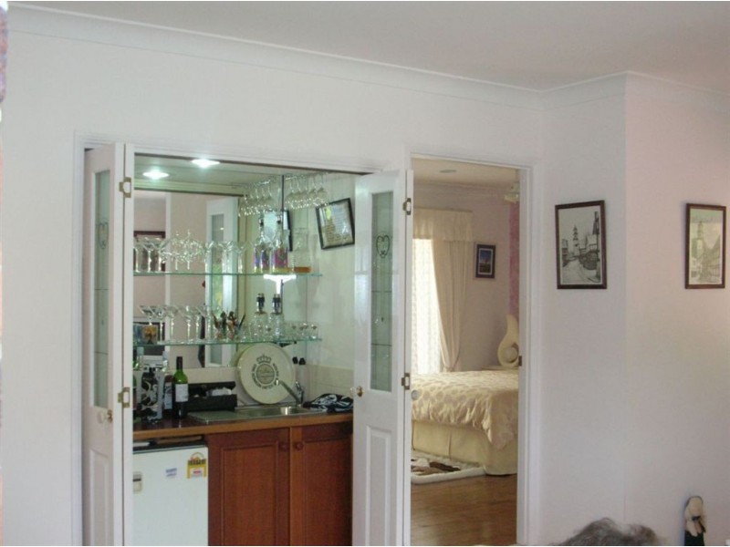 2 Ballarat Ct, Tallai QLD 4213