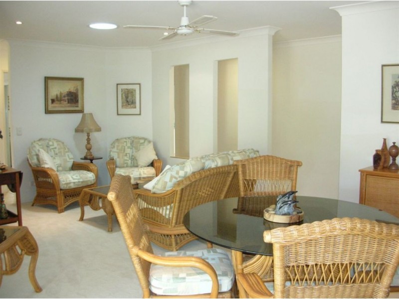 5 Audrey Ave, Helensvale QLD 4212